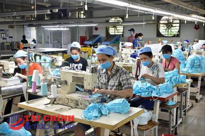 Đề xuất miễn đóng BHYT, hỗ trợ tiền mặt cho người lao động bị ảnh hưởng bởi dịch COVID-19