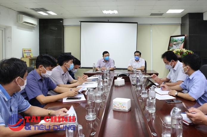 Hà Tĩnh họp khẩn sau khi phát hiện chùm ca bệnh dương tính với SARS - CoV -2