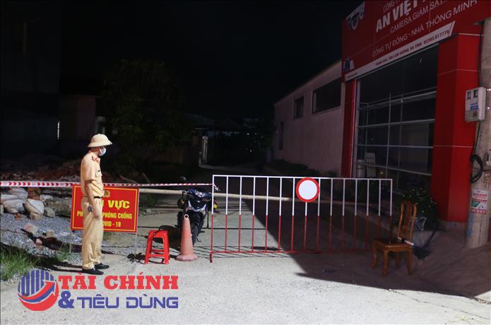 Hà Tĩnh: Cách ly hơn 4.000 hộ gần gia đình có 3 người nhiễm Covid-19