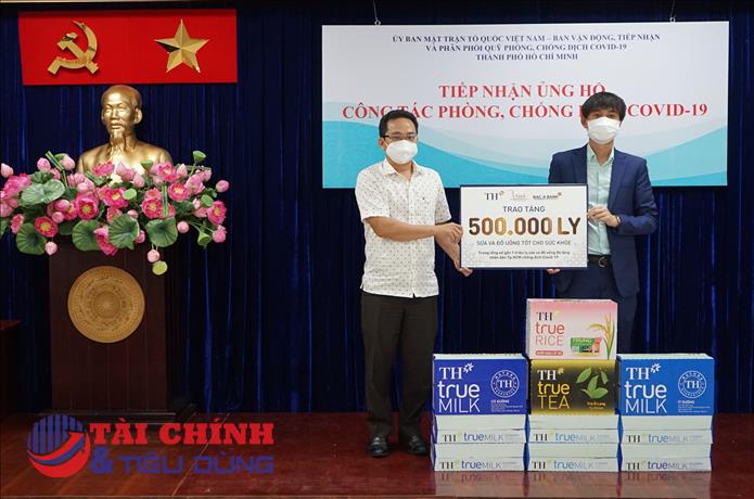 BAC A BANK cùng Tập đoàn TH trao tặng hơn 500.000 sản phẩm tốt cho sức khỏe tới TP HCM, ủng hộ công tác phòng, chống dịch COVID-19