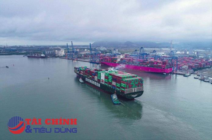 Tiếp tục miễn giảm nhiều loại phí, lệ phí hàng hải hỗ trợ khó khăn do dịch COVID-19