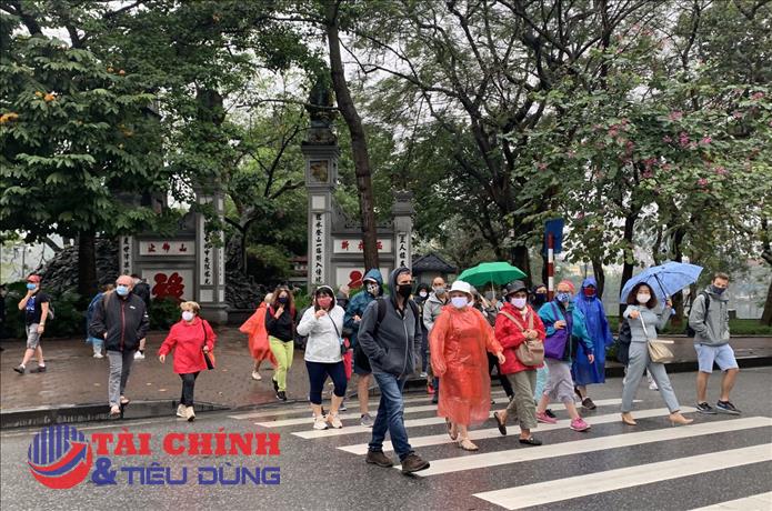 Chính phủ phê duyệt lộ trình 3 giai đoạn thí điểm đón khách quốc tế đến Việt Nam