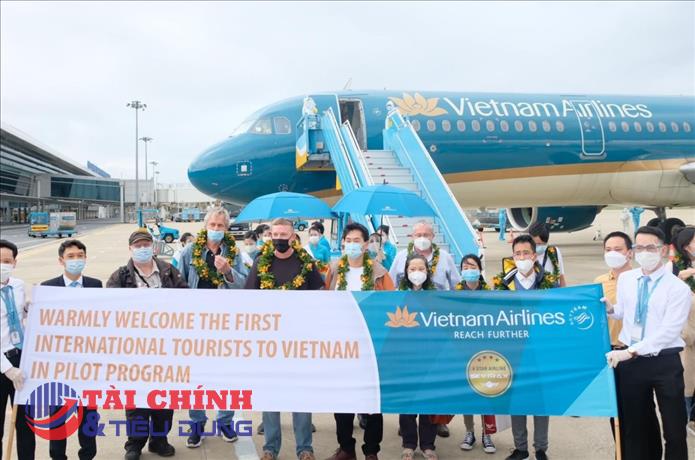 Đoàn khách du lịch Quốc tế đầu tiên đã đến Việt Nam sau 2 năm gián đoạn