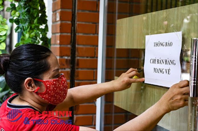 Quận Hai Bà Trưng dừng bán hàng ăn uống tại chỗ chỉ được phép bán hàng mang về 