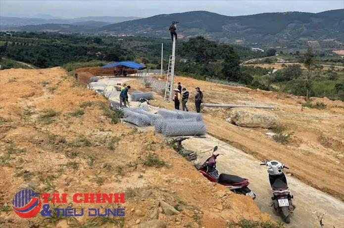 Lâm Đồng: "Điểm mặt" sai phạm liên quan việc núp bóng cá nhân xin hiến đất làm đường rồi phân lô