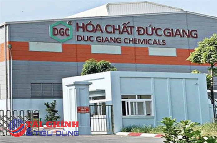 Vinachem tiếp tục đăng ký bán ra gần 6,1 triệu cổ phiếu DGC của Hoá chất Đức Giang