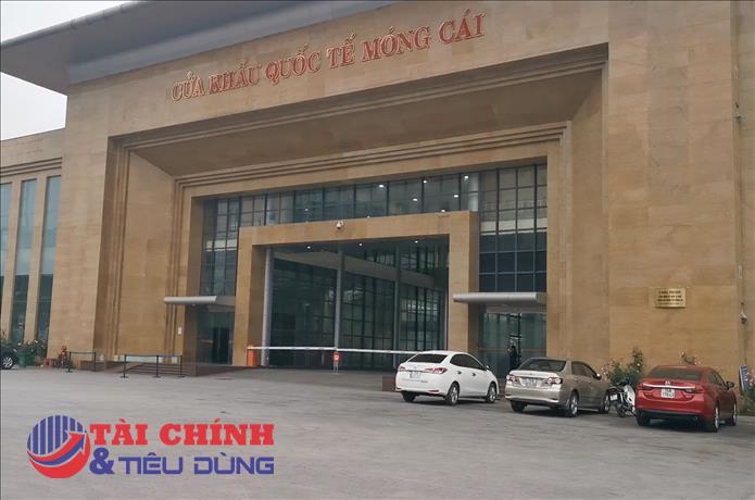 Trung Quốc lại dừng thông quan ở cửa khẩu Móng Cái vì có tài xế nghi nhiễm Covid-19