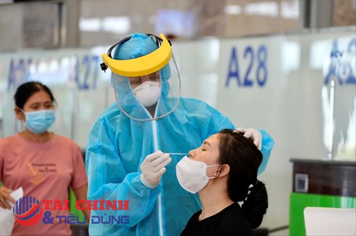 Sáng 24/1, hơn 4.000 bệnh nhân nặng đang điều trị, chữa khỏi 4.157 ca COVID-19