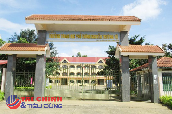 Nhà trường lên tiếng về văn bản yêu cầu học sinh quét sân, tưới cây xuyên Tết