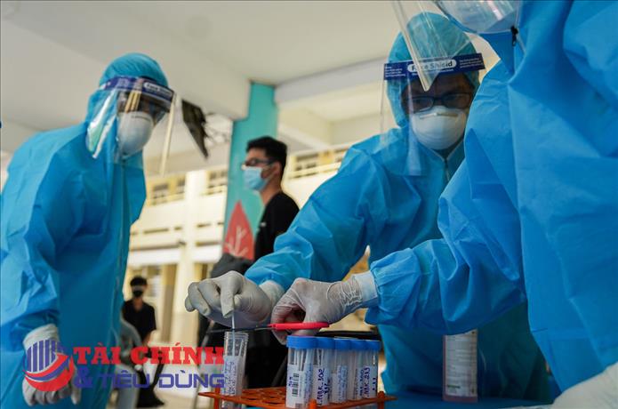 Sáng 30/1, chỉ còn 658 bệnh nhân nặng đang thở máy và ECMO