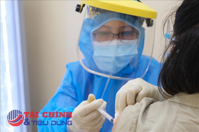 Hà Nội hoàn thành tiêm đủ liều cho người thuộc nhóm nguy cơ trước ngày 28/2