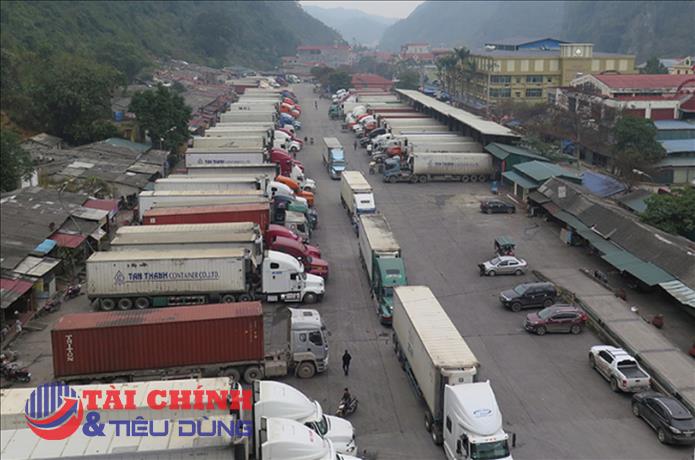 Gần 8.000 xe tải đang nằm ở các cửa khẩu Lạng Sơn, Lào Cai, Quảng Ninh