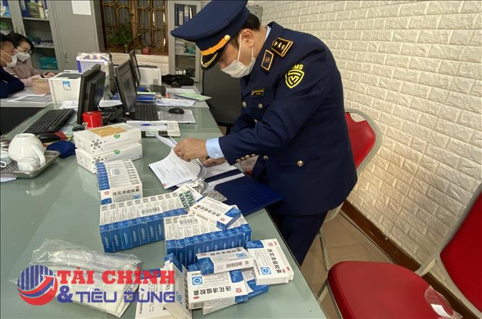 Thu giữ gần 1.000 viên thuốc điều trị Covid-19 không rõ nguồn gốc xuất xứ