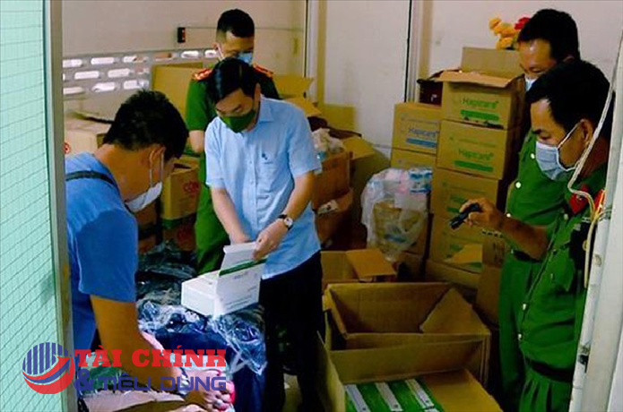 Nha Trang: Phát hiện hơn 3.000 nghìn kit xét nghiệm COVID-19 không rõ nguồn gốc