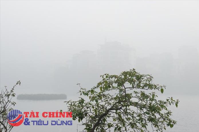 Dự báo thời tiết đêm nay và ngày mai (17-18/3): Bắc Bộ đêm và sáng sớm trời lạnh, mưa phùn, và sương mù; Nam Bộ chiều tối mưa rào, dông, ngày nắng