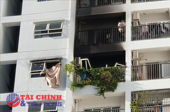 TP.HCM: Cháy chung cư Carillon 5, hai mẹ con nhảy lầu tử vong