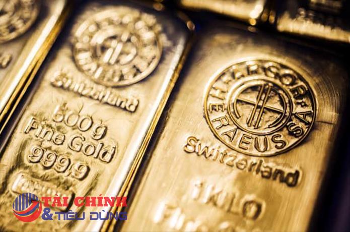 Giá vàng tăng mạnh trở lại vì nỗi lo lạm phát và Ukraine