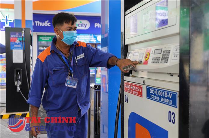 Không để thiếu hụt nguồn cung xăng dầu cho thị trường trong nước