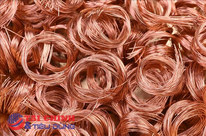 Thị trường hàng hóa tuần qua: Giá dầu thô tăng, kim loại chịu sức ép lớn