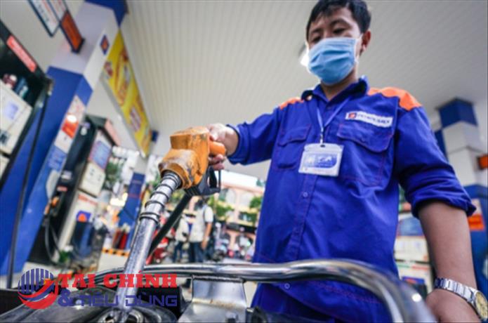 Giá xăng trong nước "hạ nhiệt" sau 7 lần tăng liên tiếp?