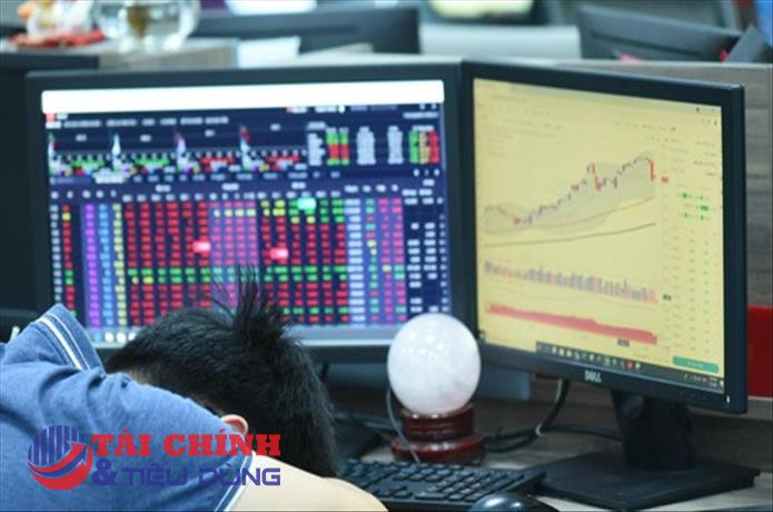 Giao dịch chứng khoán sáng 1/7: Dòng tiền dè dặt, thị trường tiếp tục chìm trong sắc đỏ