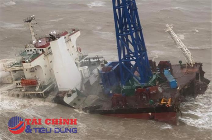 Cần cầu nổi ở Trung Quốc gặp nạn khiến 27 người mất tích