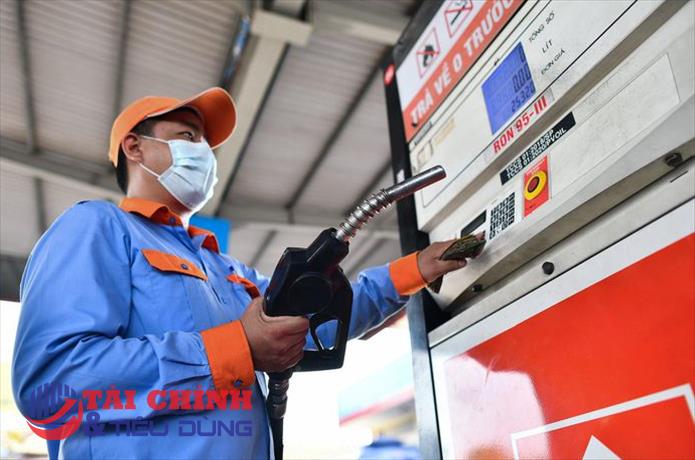 Trình đề nghị giảm thuế bảo vệ môi trường với xăng, dầu xuống mức sàn tới hết năm