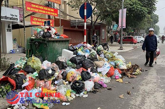 Từ ngày 25/8, vứt rác trên vỉa hè, lòng đường bị phạt đến 2 triệu đồng