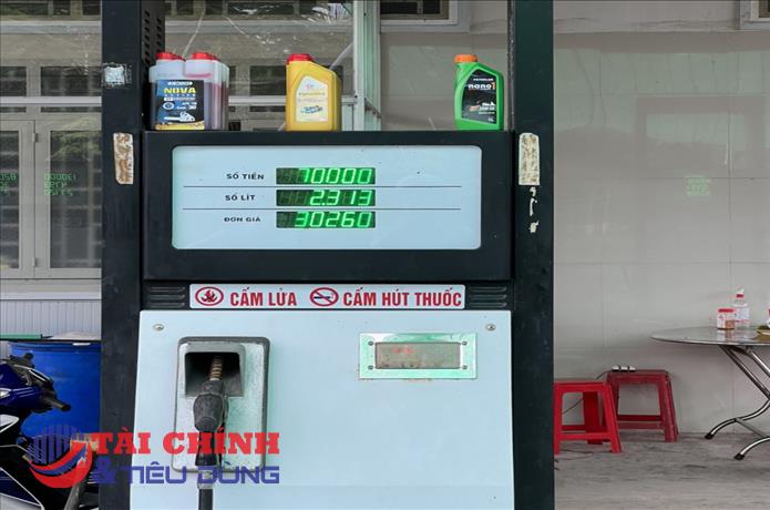 Kiên Giang: Phát hiện nhiều cửa hàng xăng dầu chưa giảm giá bán theo mức điều chỉnh