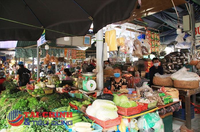 Hàng thiết yếu "phớt lờ" giảm giá, Bộ Công Thương yêu cầu giám sát hành vi trục lợi