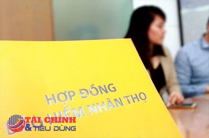Vẫn còn tình trạng ép khách hàng mua bảo hiểm khi vay vốn