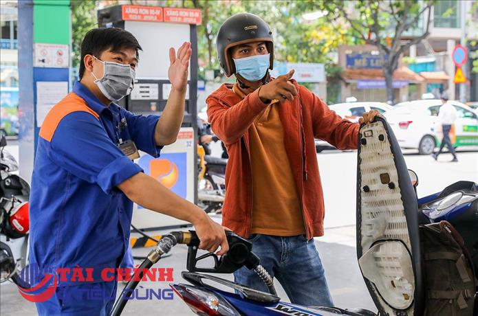 Bộ Tài chính báo cáo Thủ tướng phương án giảm thêm 2 loại thuế xăng dầu