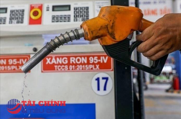 Giá xăng dầu hôm nay 3/8: Diễn biến trái chiều do nguồn cung không ổn định