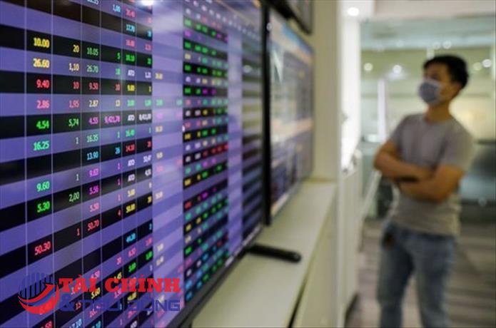 Số lượng nhà đầu tư mở mới tài khoản chứng khoán sụt giảm mạnh trong tháng 7