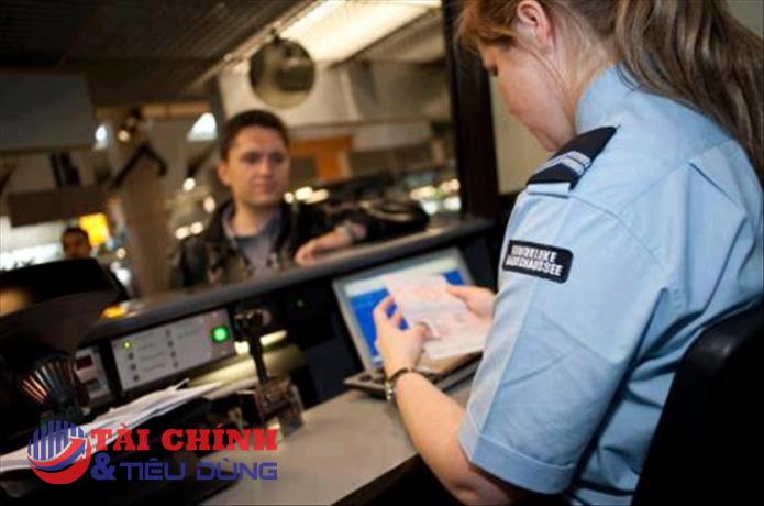 Tây Ban Nha công nhận lại hộ chiếu mẫu mới của Việt Nam kèm điều kiện
