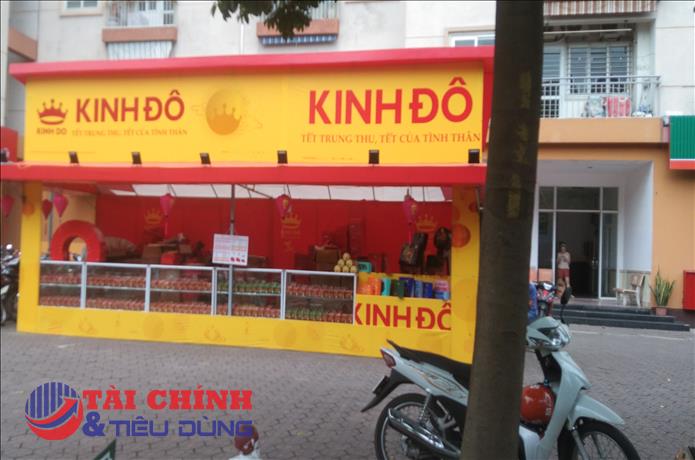 Hà Nội: Sạp bán bánh Trung Thu thưa thớt khách mua