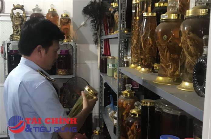 Thu giữ gần 650 lít rượu không rõ nguồn gốc xuất xứ