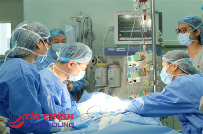 28.000 ống thuốc Protamin sulfat dùng trong phẫu thuật tim - lồng ngực đã về đến Việt Nam