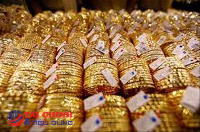 Giá vàng hôm nay 30/8: Thị trường trong nước giảm nhẹ