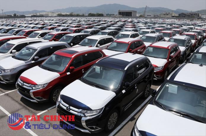 Đáp ứng nguồn cung cuối năm, ô tô nhập khẩu tiếp đà tăng tốc