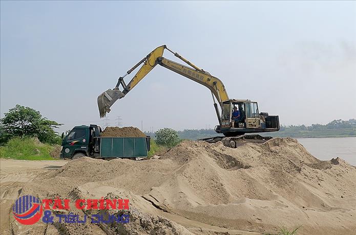Giám sát hải quan đối với mặt hàng cát kinh doanh tạm nhập tái xuất