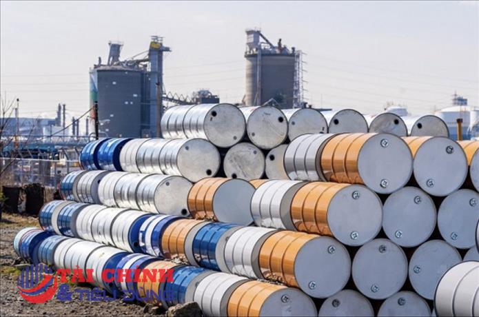 Giá xăng dầu hôm nay 2/9: Dầu Brent "neo" ở mức 92,36 USD/thùng