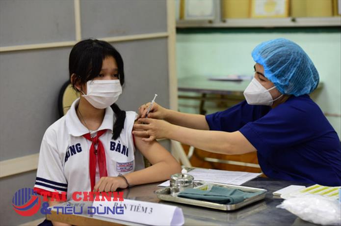 Đừng nghe đồn đại thiếu cơ sở khoa học làm lỡ cơ hội tiêm vắc xin COVID-19 cho trẻ