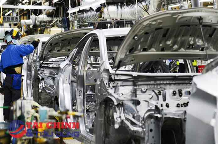 Đề nghị tiếp tục giảm 50% lệ phí trước bạ ô tô trong nước là chưa phù hợp