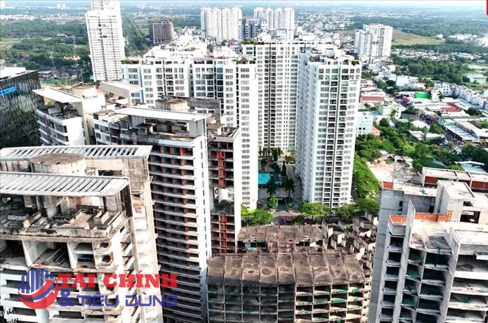 Ngân hàng "chật vật" rao bán các khoản nợ khủng