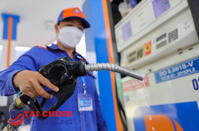 Đề xuất giảm 10% thuế nhập khẩu đối với các mặt hàng chế phẩm xăng