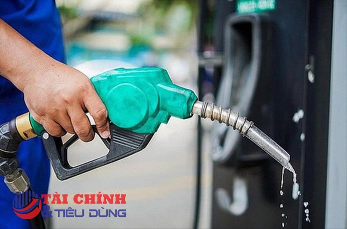 Đề xuất giảm 50% thuế TTĐB đối với xăng và 50% thuế GTGT với xăng, dầu