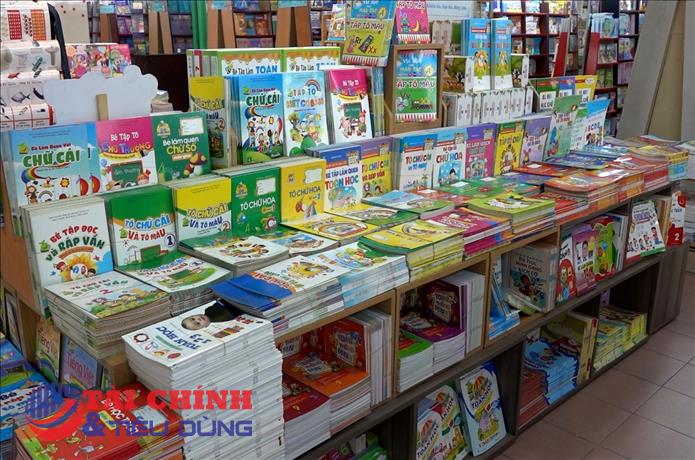 Hơn 1.000 tác giả có trình độ tiến sĩ trở lên đã biên soạn sách giáo khoa