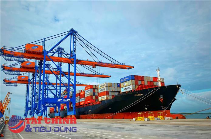 Cổ phiếu ngành cảng và vận tải biển đi xuống theo giá cước vận tải quốc tế