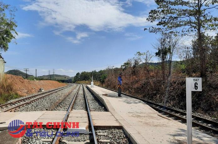 Vi phạm công bố thông tin, Tổng Công ty Công trình Đường sắt (RCC) bị phạt 100 triệu đồng